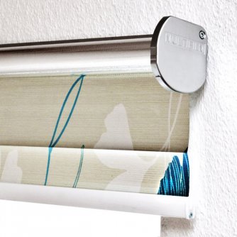 Electrical roller blind Trend-Line with print, installation by support rail on the wall