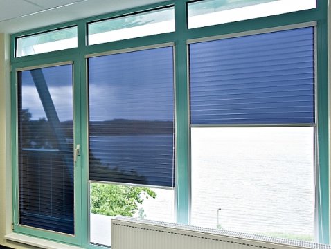 Multifilm Compact-Line roller blinds for heat and glare protection
