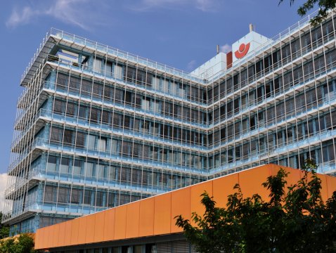 Multifilm Lux-Line roller blinds at the Berufsgenossenschaft Mainz